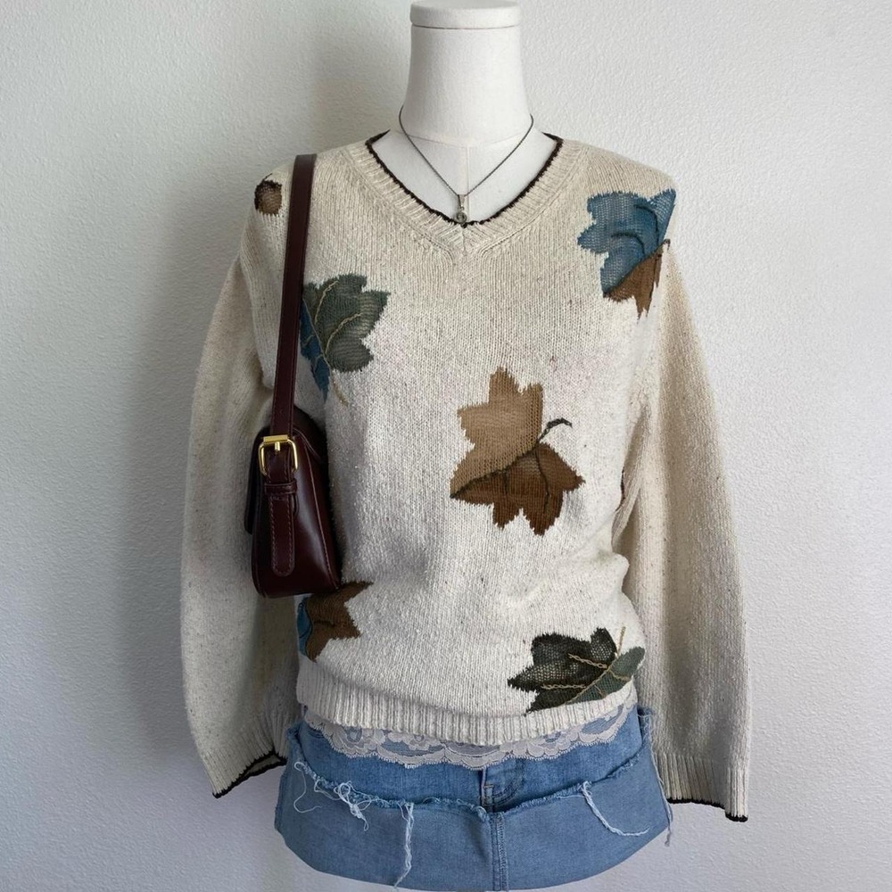 Vintage Villager Liz Claiborne Cream V Neck Fall Leaf Knit Sweater Cottage